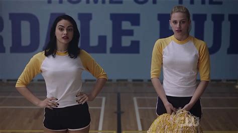 Betty and Veronica Kiss – Riverdale Season 1 Episode 1